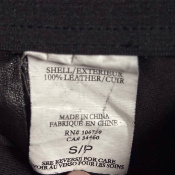 Vince. Fitted leather straight leg ankle pants. Black elastic waist size small - Picture 6 of 6